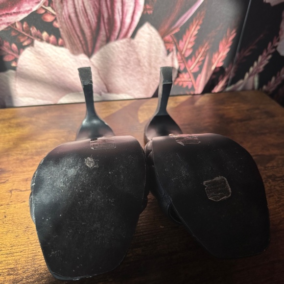 Raye x REVOLVE - Picture 4 of 4